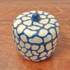 Boîte en grès – Motif organique en sgraffito bleu pétrole – Image 3