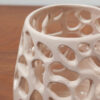 Vase ajouré en faïence - Motif organique – Image 3
