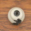 Petit vase en grès - fleurs noirs en relief – Image 2